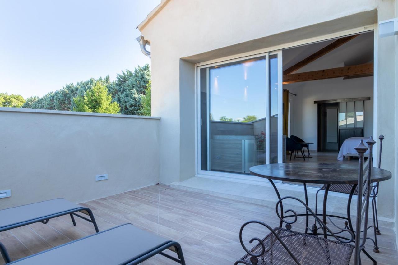 Mas Des Tourterelles Bed & Breakfast Jonquieres  Екстериор снимка