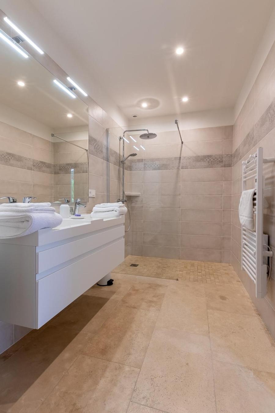 Mas Des Tourterelles Bed & Breakfast Jonquieres  Екстериор снимка