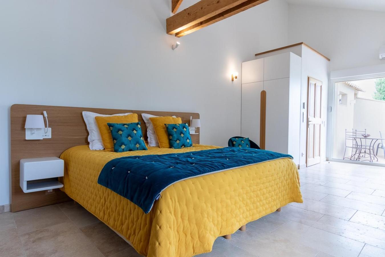 Mas Des Tourterelles Bed & Breakfast Jonquieres  Екстериор снимка