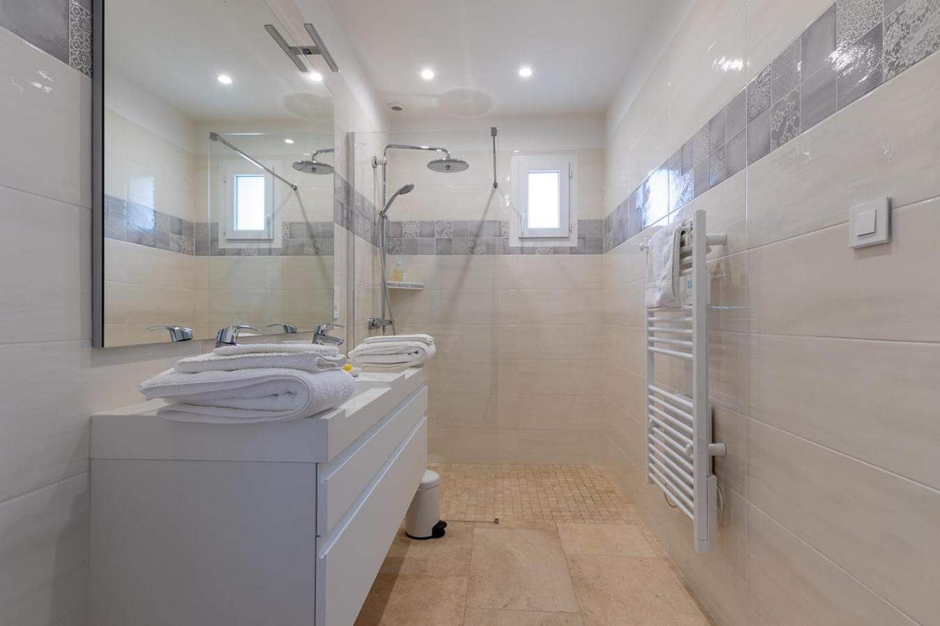 Mas Des Tourterelles Bed & Breakfast Jonquieres  Екстериор снимка